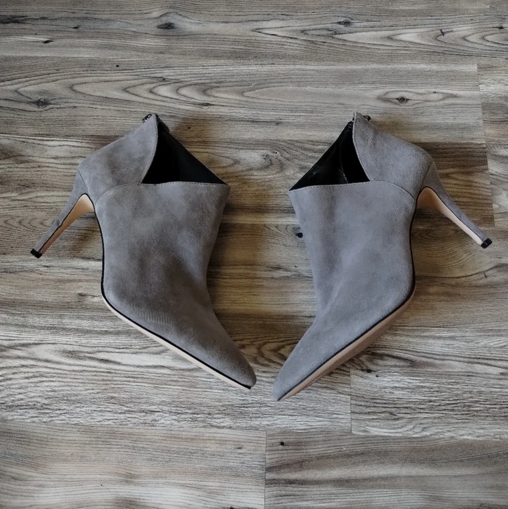Enzo Angiolini Ruthely Gray Suede Heeled Bootie Women's Size 9